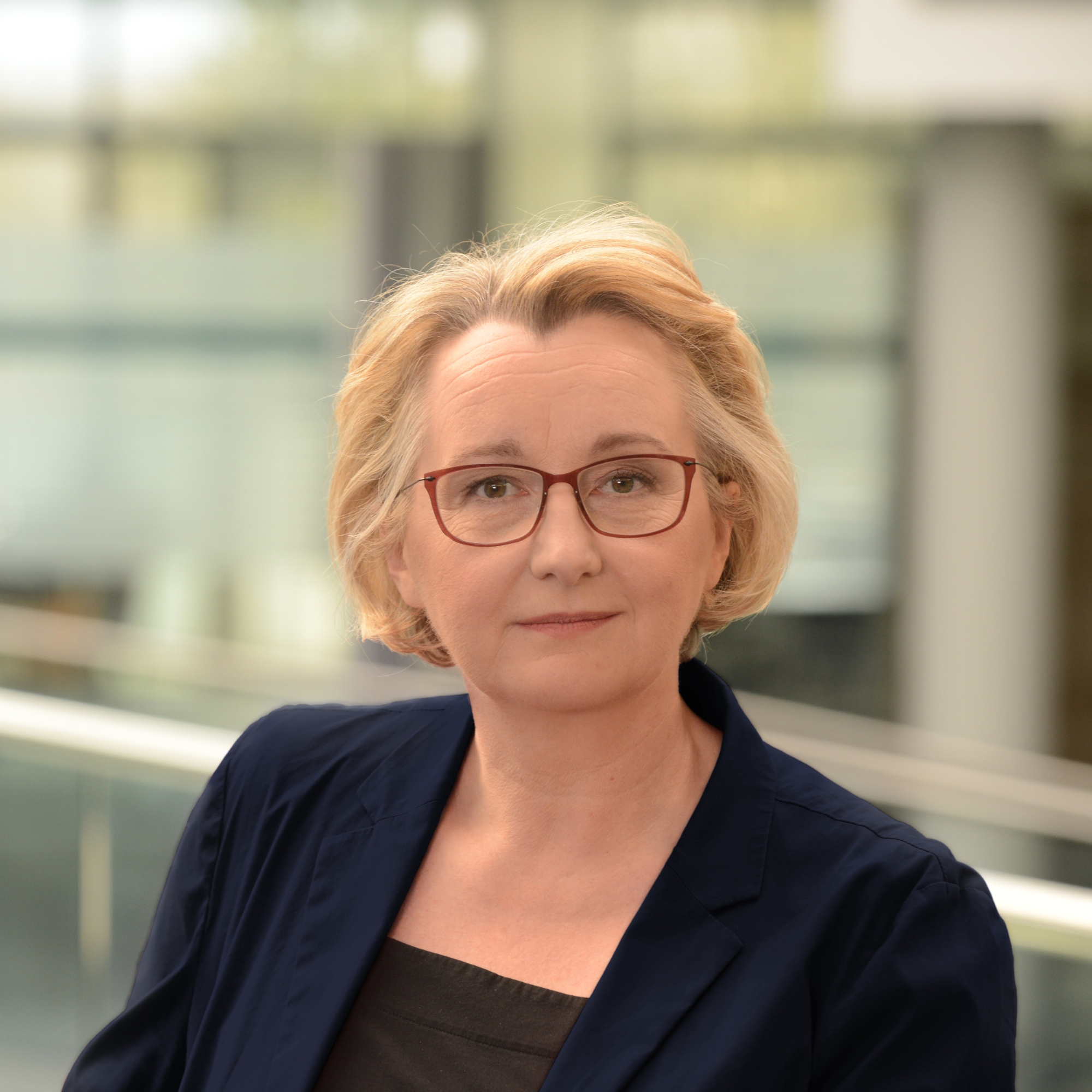 Wissenschaftsministerin Theresia Bauer stellt am HLRS die neue High-Performance Computing-Landesstrategie vor.